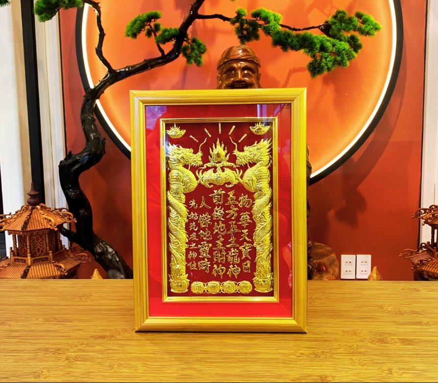Bài vị có đèn cho bàn thờ thần tài thổ địa